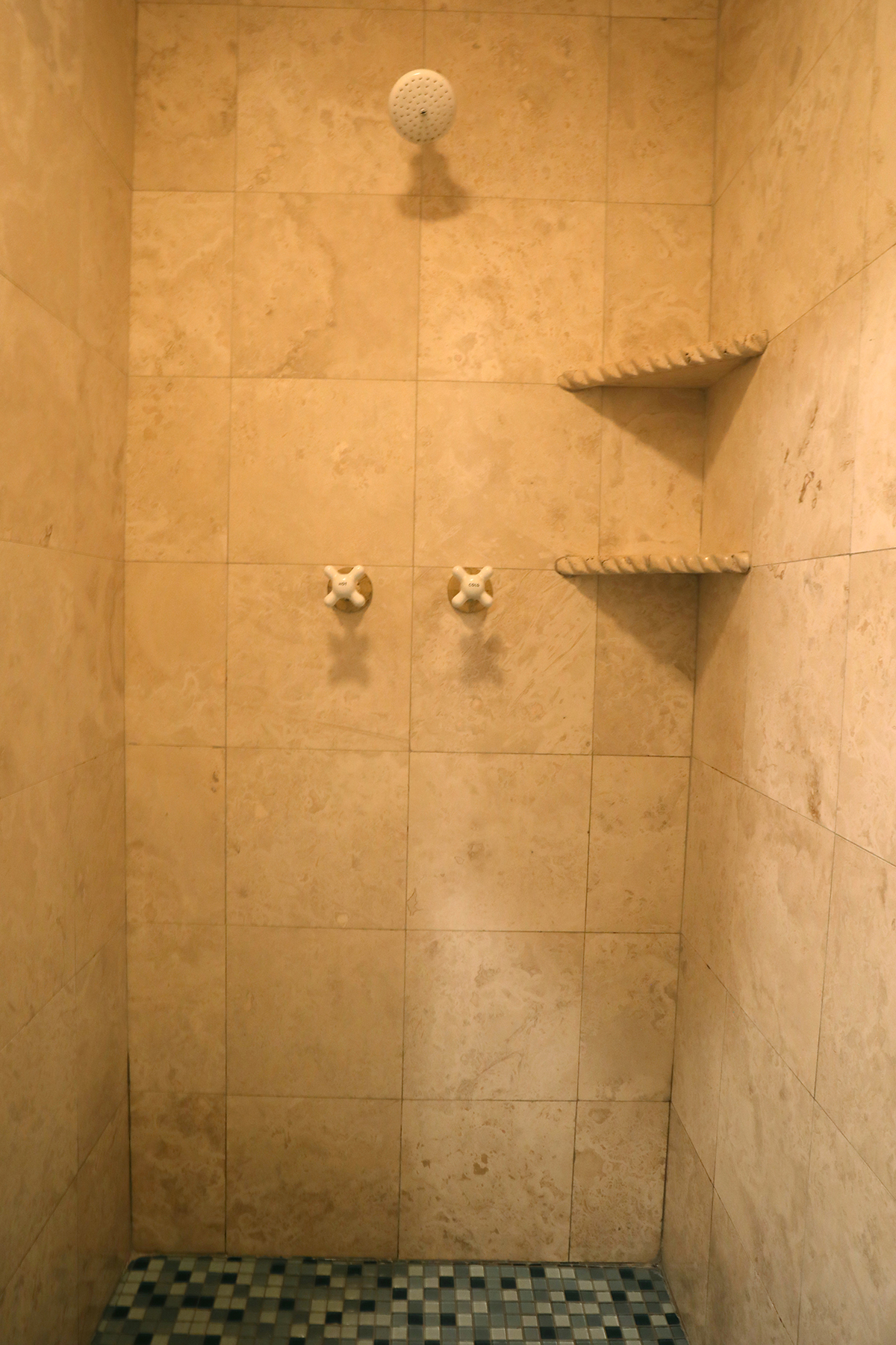 Justine Inn bed and breakfast in Savannah GA - Magnolia Room, bathroom shower